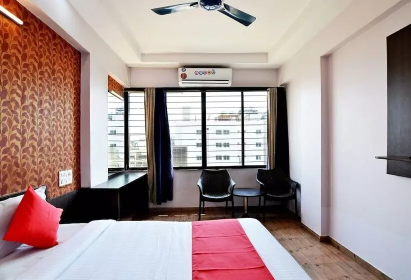 Oyo 22643 Hotel Majestic Deluxe Lodging