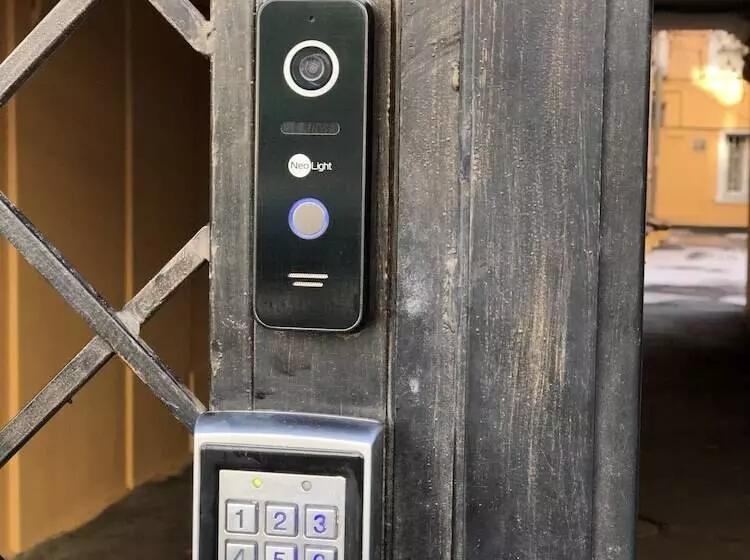 هاستل Lucky Ship Art