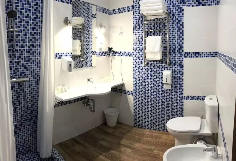 هاستل Lucky Ship Art