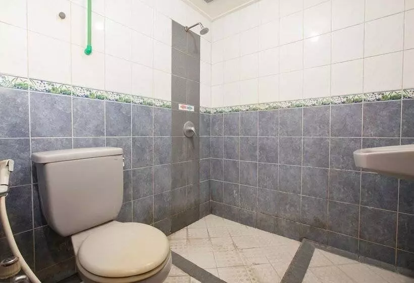 Hotelli Reddoorz @ Lawang