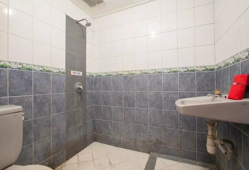 Hotelli Reddoorz @ Lawang