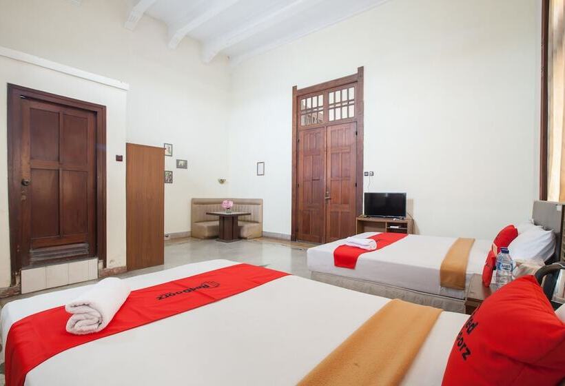 בית מלון כפרי Reddoorz @ Lawang