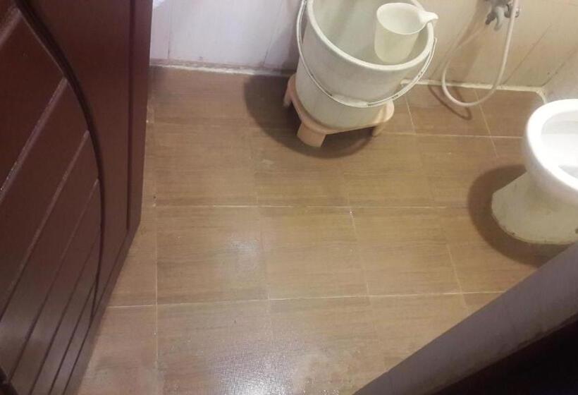 בית מלון כפרי Ramco Residency A/c