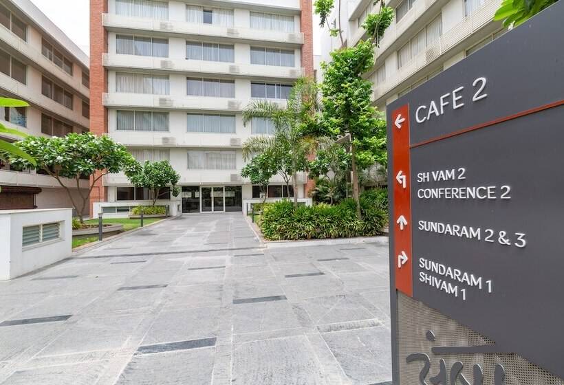 בית מלון כפרי Siara Styles Amba Suites, Gandhinagar