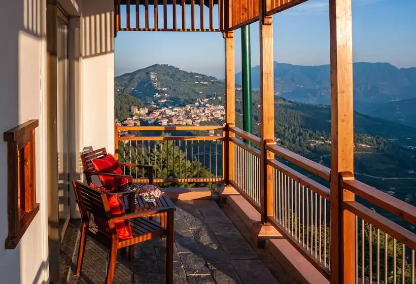 ホテル Taj Theog Resort & Spa Shimla
