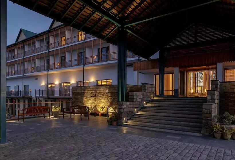 ホテル Taj Theog Resort & Spa Shimla