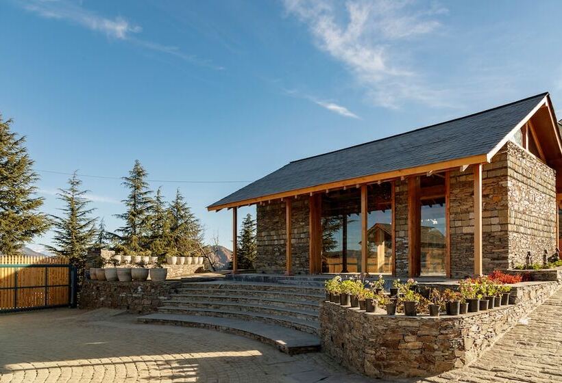 فندق Taj Theog Resort & Spa Shimla