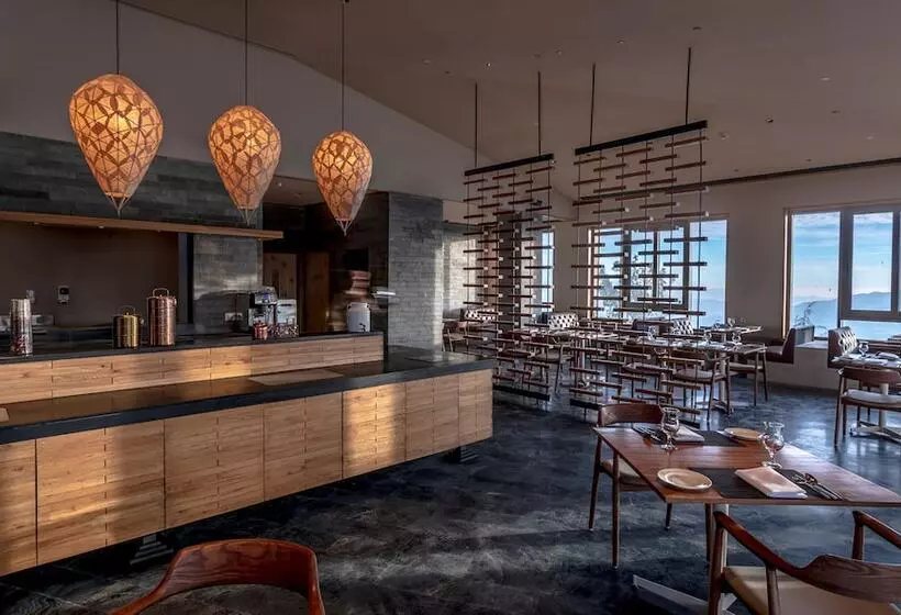 ホテル Taj Theog Resort & Spa Shimla