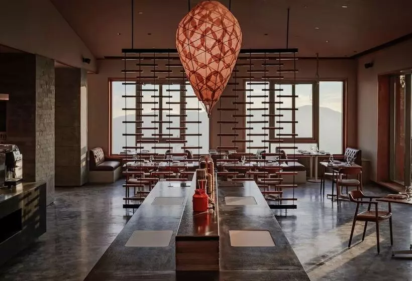 ホテル Taj Theog Resort & Spa Shimla