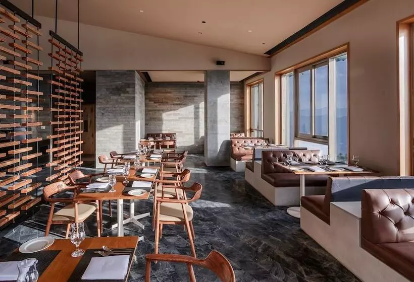 ホテル Taj Theog Resort & Spa Shimla