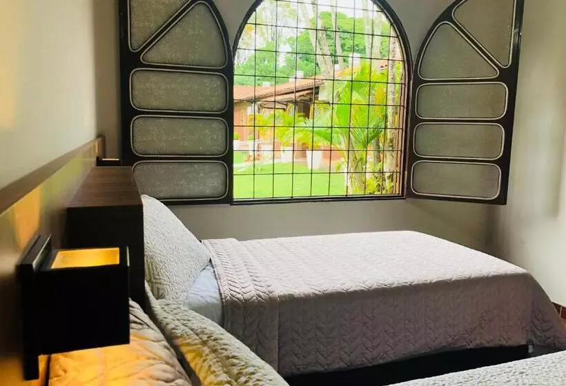 ペンション Hostel Slg