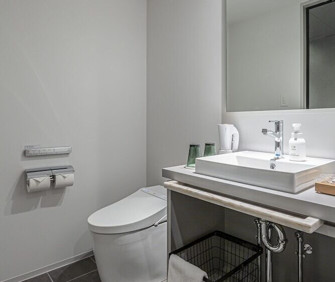 فندق صغير Tsugu Kyoto Sanjo By The Share Hotels