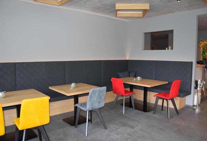 تختخواب و صبحانه Garden Suite Faselehof