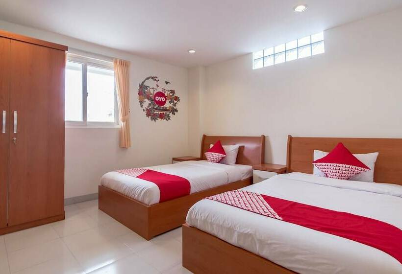 Отель Oyo 294 Andrea Residence Syariah