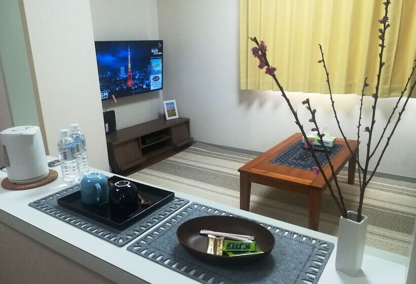 פנסיון Nebula K