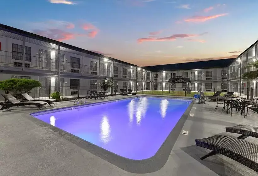 Hotelli Baymont By Wyndham San Antonio Near Lackland Afb