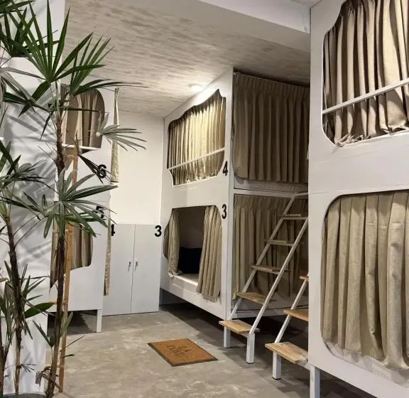 La Cove Beach Front Hostel