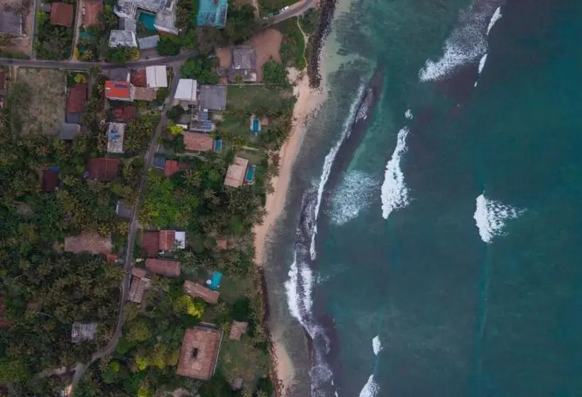 La Cove Beach Front Hostel