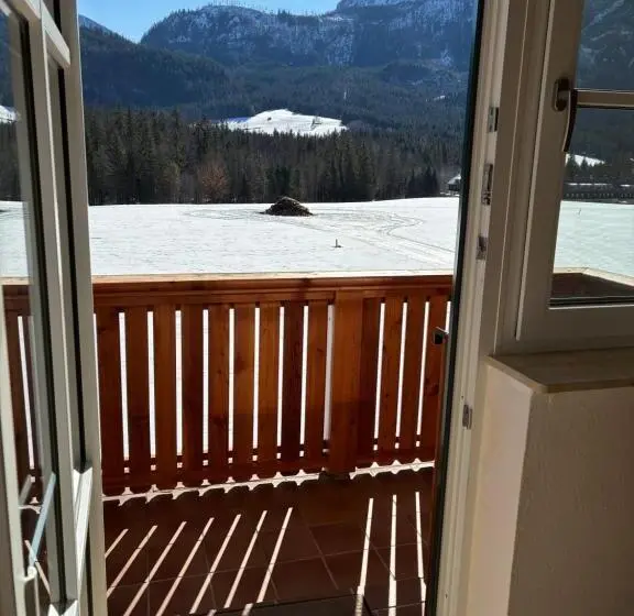 Aamiaismajoitus (B&B) Haus Egglmeier Doppelzimmer Mit Bergblick