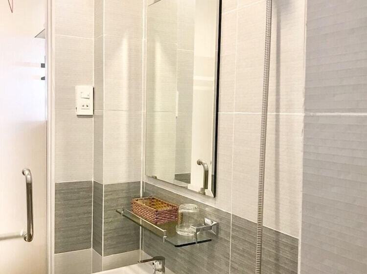 تختخواب و صبحانه Louis Hotel   Bui Vien Walking Street