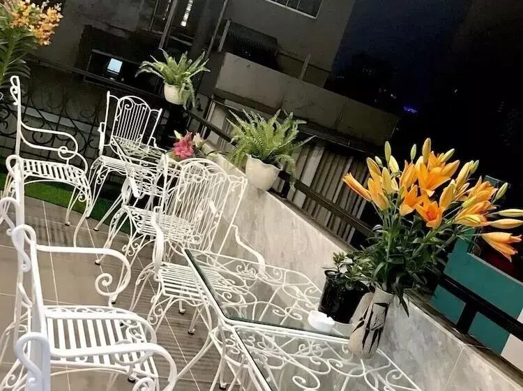 تختخواب و صبحانه Louis Hotel   Bui Vien Walking Street