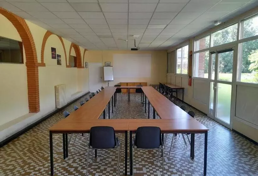 Hotelli Centre Louis Ormières