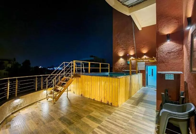 Hotelli Pooja Villa Suites Rooms And Pool, Igatpuri