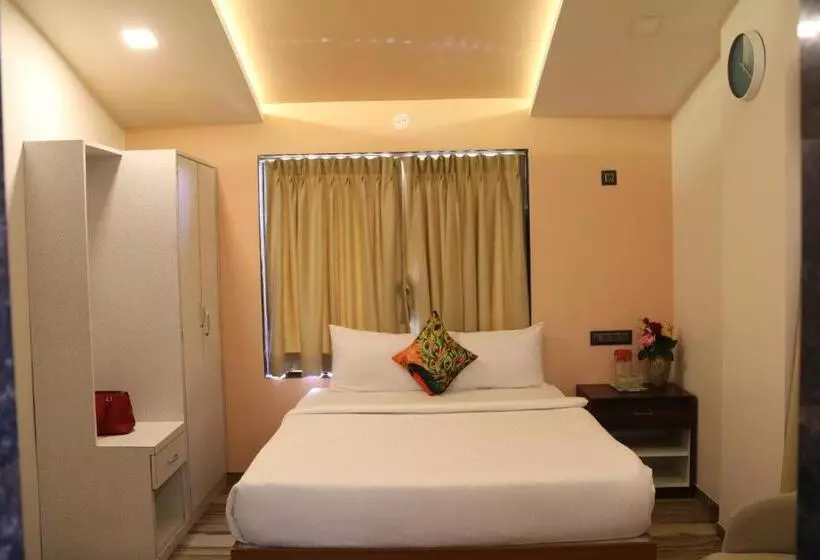 Hotelli Pooja Villa Suites Rooms And Pool, Igatpuri