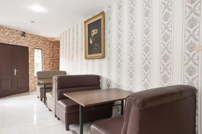 ペンション Reddoorz Near Pelabuhan Tanjung Perak 2 Surabaya