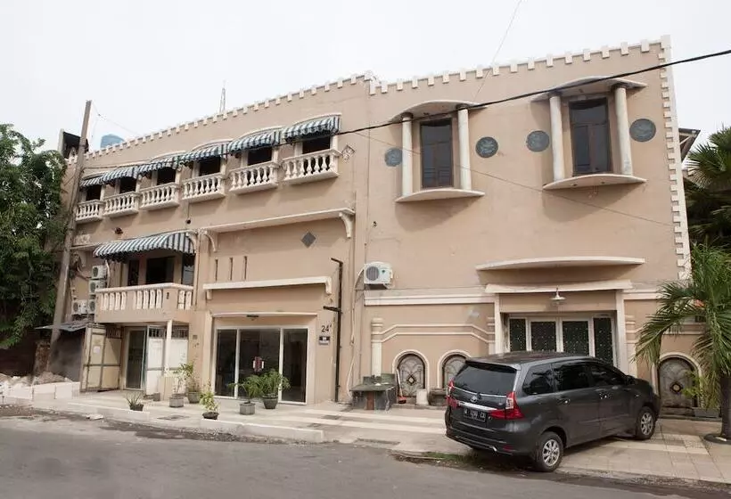 ペンション Reddoorz Near Pelabuhan Tanjung Perak 2 Surabaya