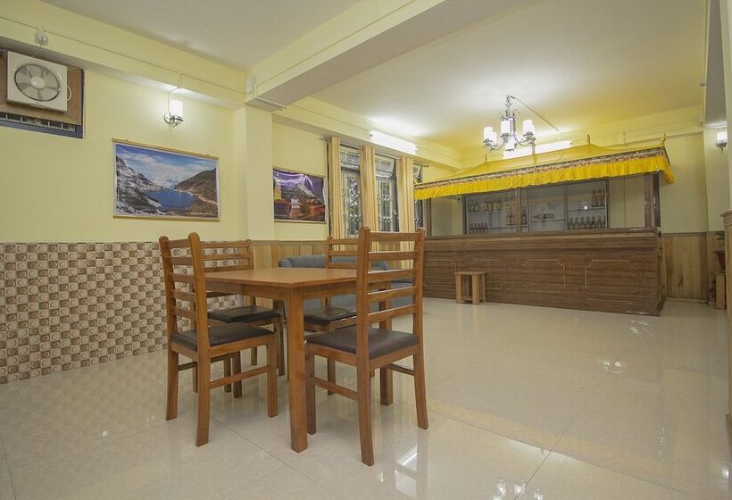 Capital O 24942 Hotel Lhasa