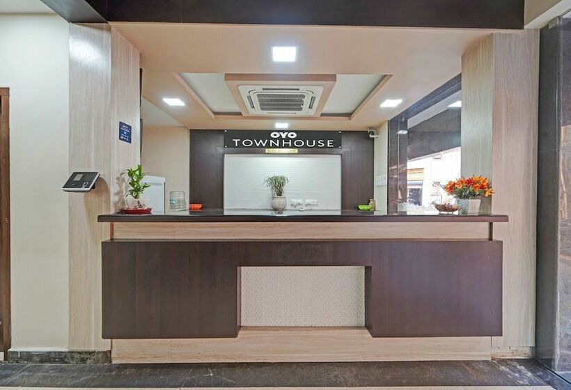 Fabhotel Chennai Palace Nr Mgr Memorial & George Town