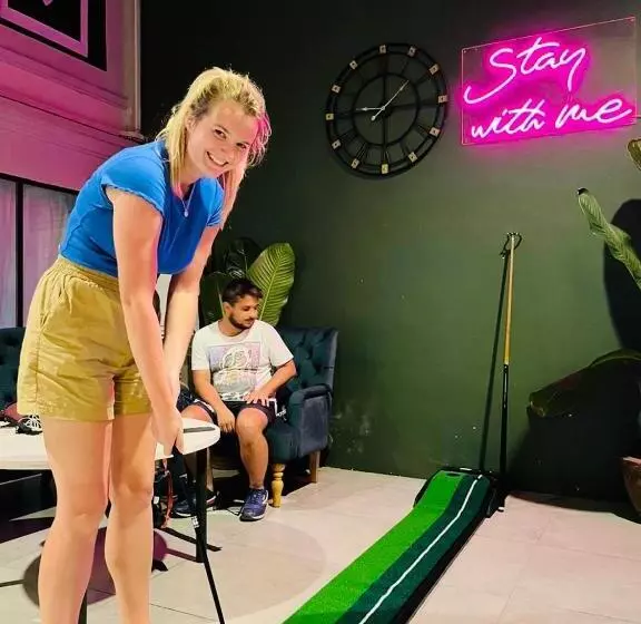 You Empire Hostel & Bar