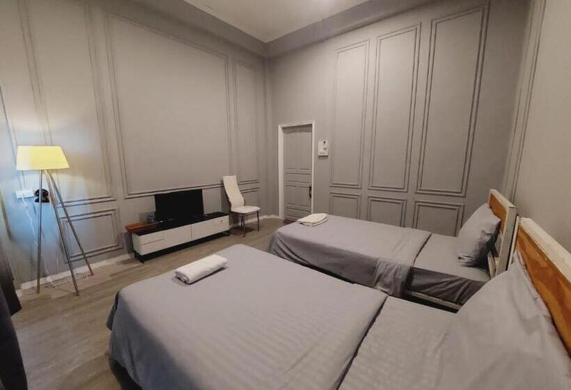 You Empire Hostel & Bar