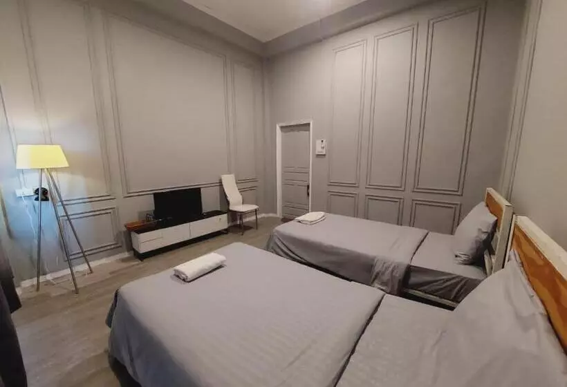 You Empire Hostel & Bar