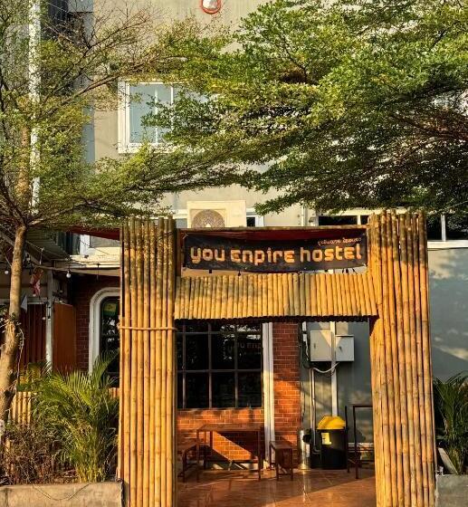You Empire Hostel & Bar