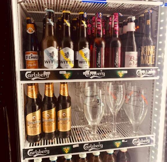 You Empire Hostel & Bar