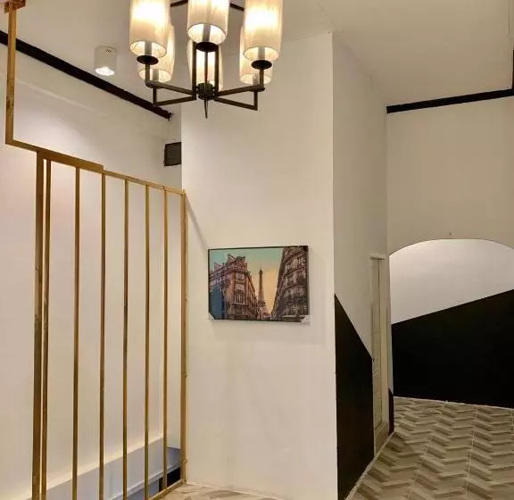 You Empire Hostel & Bar