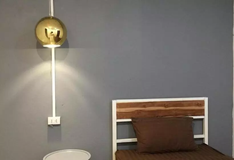 You Empire Hostel & Bar