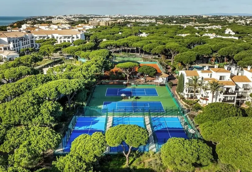 Pine Cliffs Resort