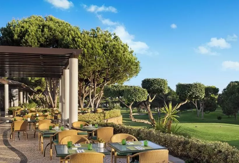 Pine Cliffs Resort