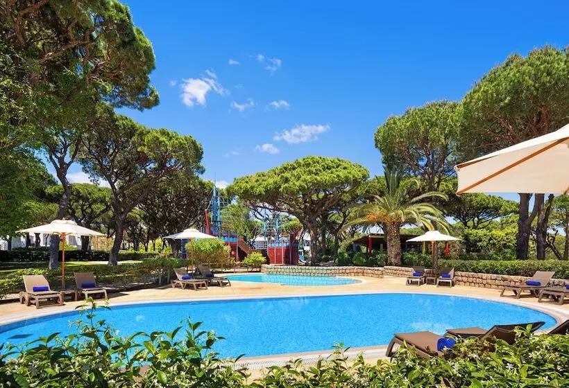 Pine Cliffs Resort
