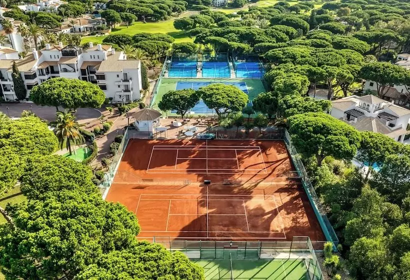 Pine Cliffs Resort