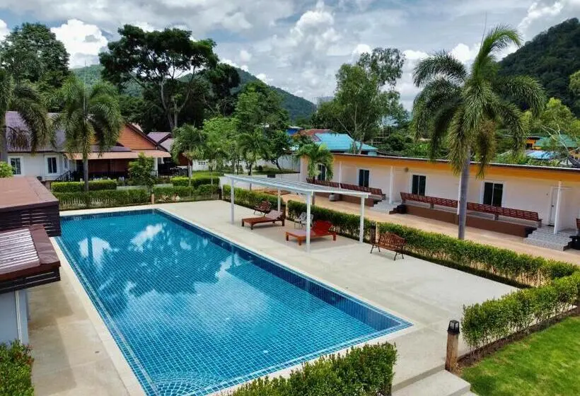 Hotelli Plearn Khaoyai Resort