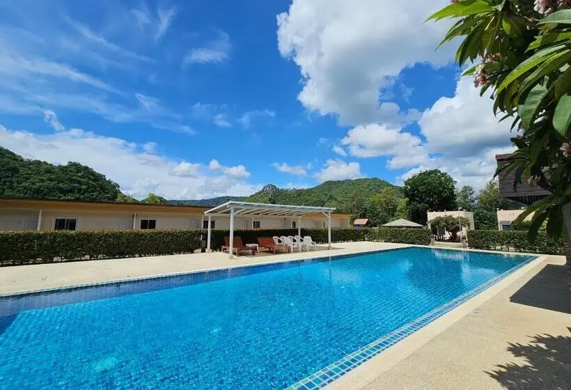 Hotelli Plearn Khaoyai Resort
