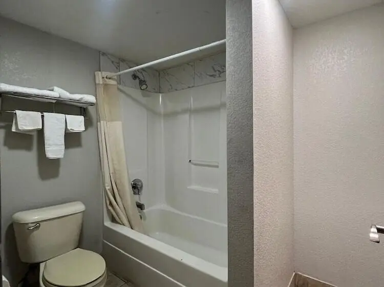 Hotelli Speedway Inn & Suites Griffin Us 19