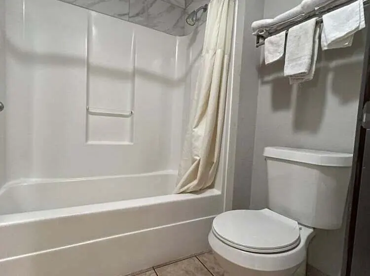 Hotelli Speedway Inn & Suites Griffin Us 19