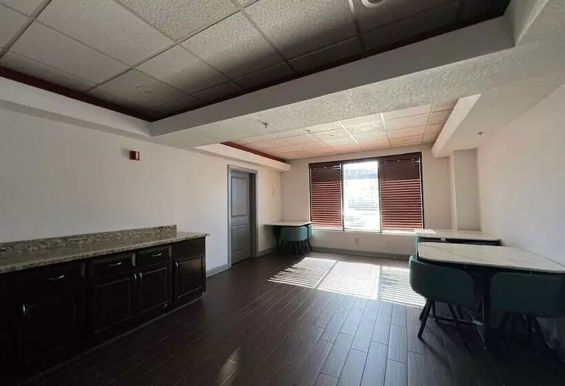 Hotelli Speedway Inn & Suites Griffin Us 19