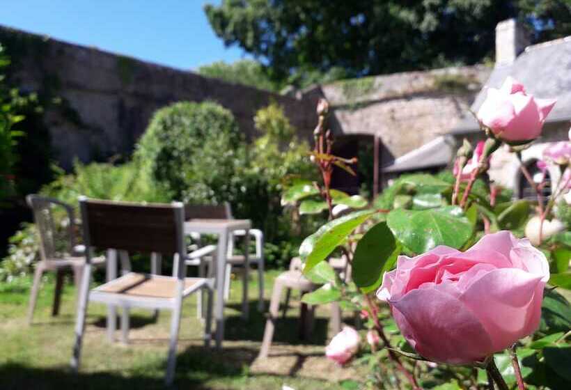 בית מלון כפרי Manoir Du Moustoir   Hôtel Les Empreintes