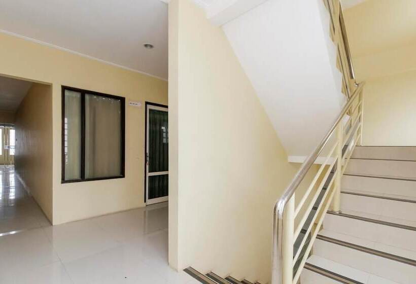 بنسيون Reddoorz Near Taman Samarendah